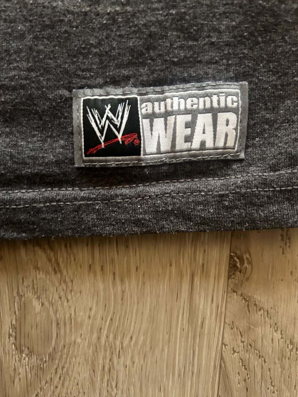 VTG 2012 CM Punk "In Punk We Trust"
WWE Authentic Wear Tee Size XL - Picture 2 of 4